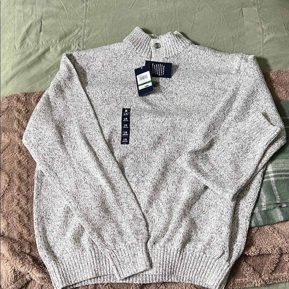 Izod Men's Turtleneck/Mock Neck Sweater in Light Gray